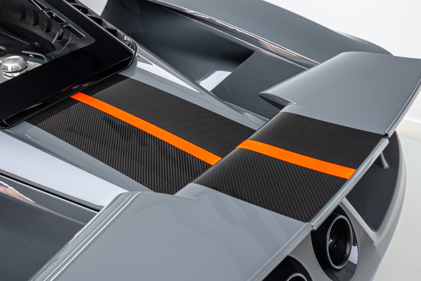 2021 FORD GT | CARBON SERIES | AKRAPOVIC EXHAUST